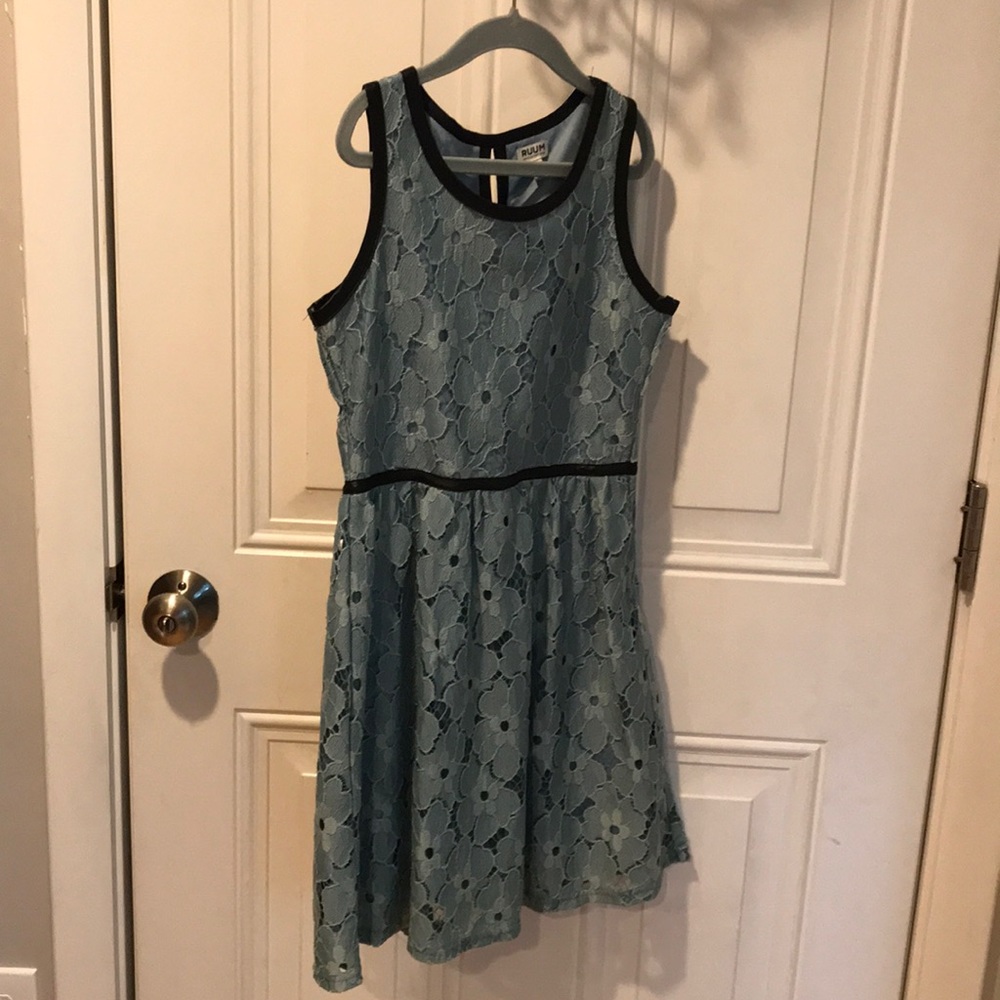 Girls dress